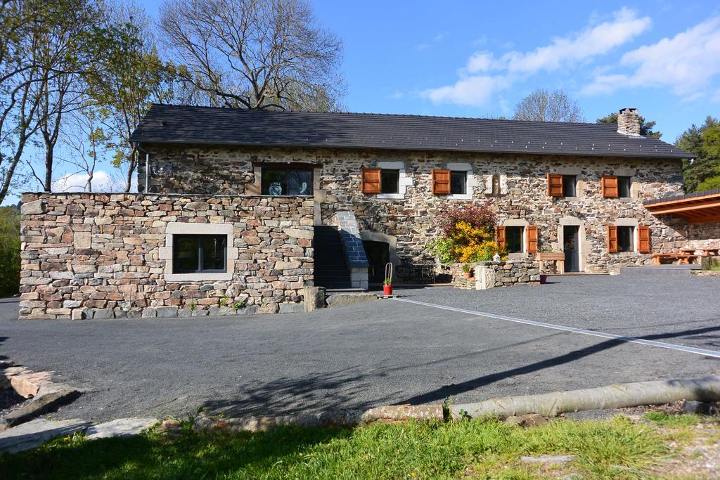 Chambre D'Hotes Aux Pays Des Sucs Saint-Hostien Exterior foto